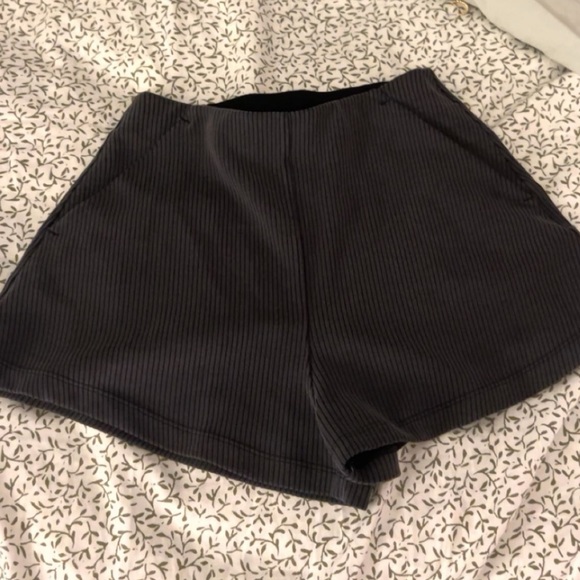soft stream lululemon shorts - Picture 3 of 3